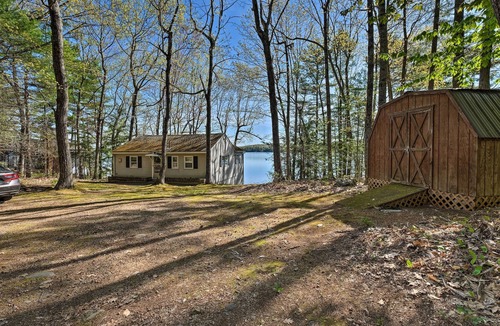 Monmouth Cottage | Quaint Cottage with Dock on Annabessacook Lake!