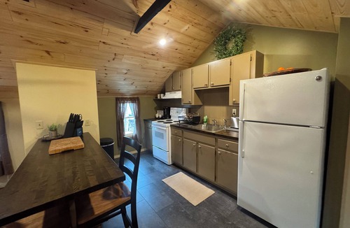 Warner Apartment | Quaint & cozy 1-bedroom apartment in beautiful Warner NH
