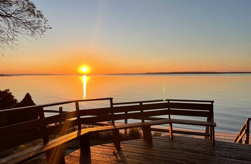 Jamesport House | Quaint Family-sized Home w/private beach — 5 minutes from wineries!