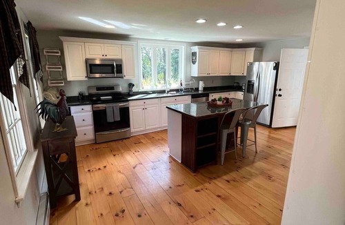 Brimfield House | Quaint horse farm for a nice escape!