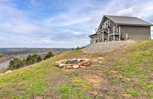 Norfork Apartment | Quaint Norfork Studio w/Million Dollar View!