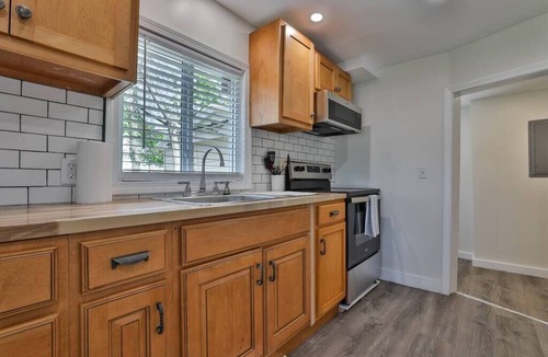 Salem Apartment | Quaint Salem Gem Close to Shopping, Hiking ,Boston