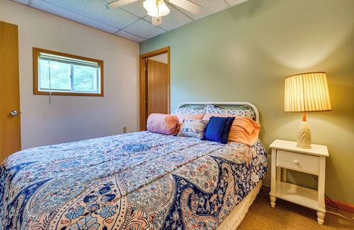 East Fultonham Apartment | Quaint Somerset Getaway w/ Fire Pit!