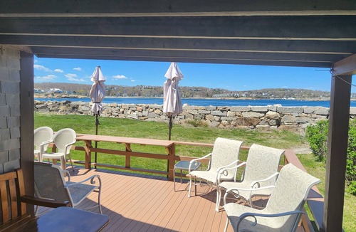 Rockport Cottage | Quaint Waterfront Cottage