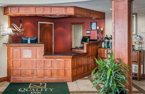 Indianapolis Hotel | Quality Inn Castleton