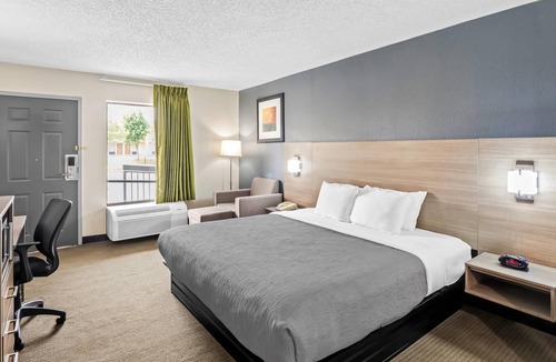 Oak Grove Hotel | Quality Inn Fort Campbell