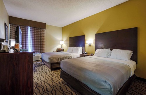 West Chester Hotel | Quality Inn I-75 West Chester-North Cincinnati