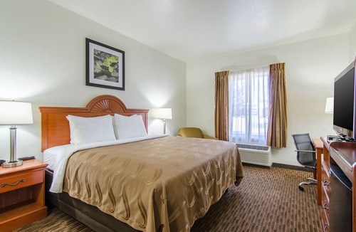 Junction City Hotel | Quality Inn Junction City - Near Fort Riley