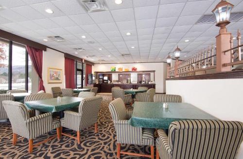 Oneonta Hotel | Quality Inn Oneonta Cooperstown Area
