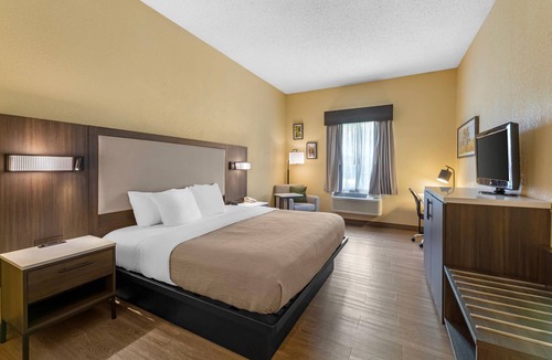 Bellville Hotel | Quality Inn & Suites Bellville - Mansfield