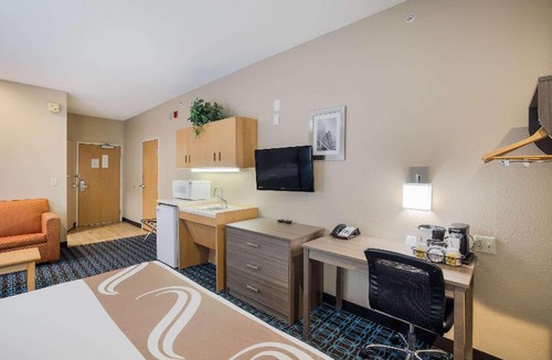 Blue Springs Hotel | Quality Inn & Suites Blue Springs - Kansas City