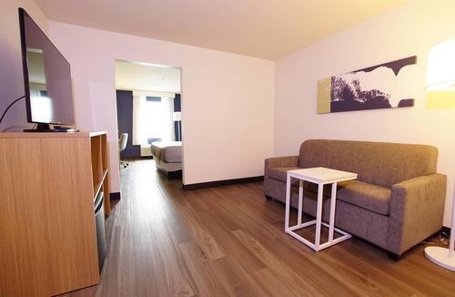 Georgetown Hotel | Quality Inn & Suites Georgetown - Seaford