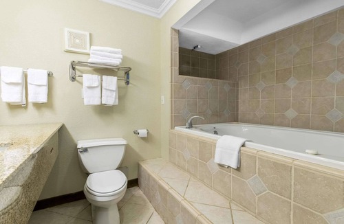 Horse Cave Hotel | Quality Inn & Suites Horse Cave - Cave City