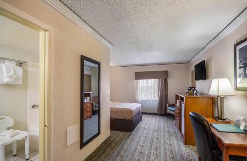 Independence Hotel | Quality Inn & Suites Kansas City - Independence I-70 East