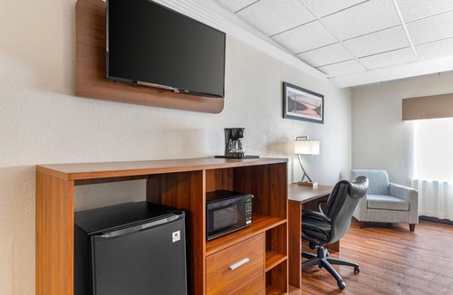 Independence Hotel | Quality Inn & Suites Kansas City - Independence I-70 East