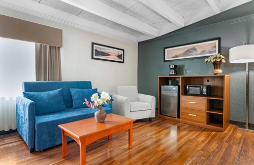 Independence Hotel | Quality Inn & Suites Kansas City - Independence I-70 East