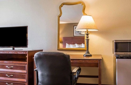 Franklin Hotel | Quality Inn & Suites Middletown - Franklin
