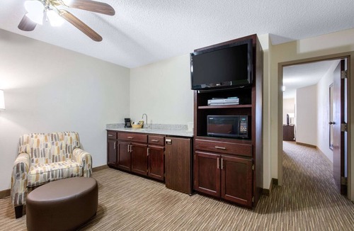 Mountain Home Hotel | Quality Inn & Suites Mountain Home North