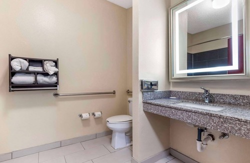 Wichita Falls Hotel | Quality Inn & Suites Wichita Falls I-44