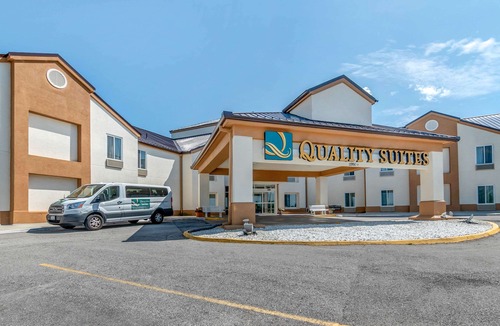 Waldron Hotel | Quality Suites Kansas City International Airport