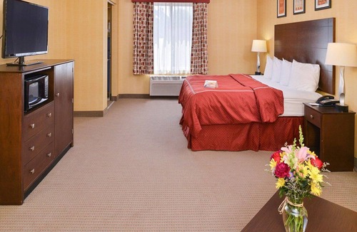 Stratford Hotel | Quality Suites Stratford