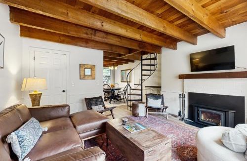 West Hartford Apartment | Quechee Hollow 2C