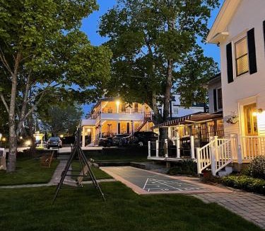 Bar Harbor Hotel | Queen Anne's Revenge