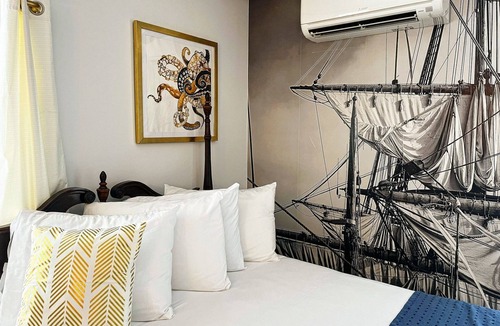 Bar Harbor Hotel | Queen Anne's Revenge