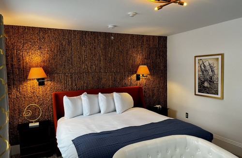 Bar Harbor Hotel | Queen Anne's Revenge