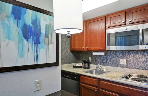 Lexington Hotel | Queen Bed Suite | Free Breakfast & Parking |1.5 Miles from Cinemark Fayette Mall