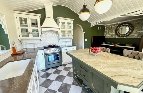 Los Alamos House | QUEENIE - Historic Queen Anne Victorian Estate 4-BD house in Los Alamos