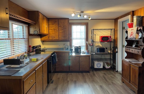 Lamoine House | Quiet charming rural Acadia house 15 min to Ellsworth, 30 min to Bar Harbor MDI