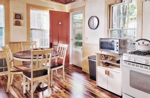 Hillsboro Cottage | Quiet, clean 4-bed lake-front cottage on Loon Pond, NH