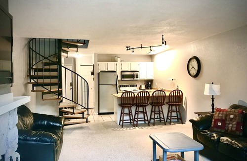 Alyeska Condo | Quiet condo five minutes from Alyeska Resort.