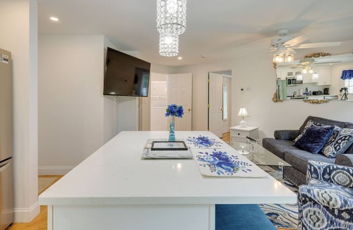 Kingston Apartment | Quiet Kingston Getaway - 3 Mi to Beaches!