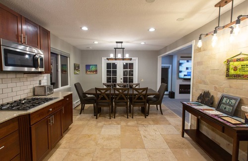 Huffman - O' Malley House | Quiet large home in South Anchorage to launch your Alaska Adventure!