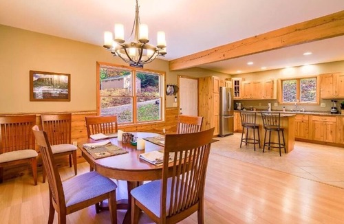 Vienna House | Quiet relaxing Maine getaway on the pond. Dog friendly!