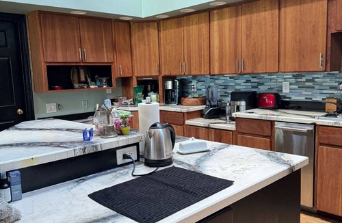Knik-Fairview House | Quiet room with a million dollar view