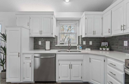 Olathe House | Quiet Spacious Home w/Pool Table, Pets ok!