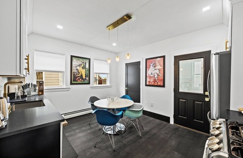 South Side House | Quiet Waltham 4BR2B home near Brandeis & Bentley, parking included