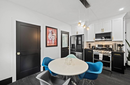 South Side House | Quiet Waltham 4BR2B home near Brandeis & Bentley, parking included