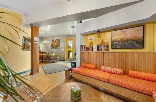 Midtown Anchorage Hotel | Qupqugiaq Inn