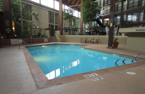 Lenexa Hotel | Radisson Hotel Lenexa Overland Park