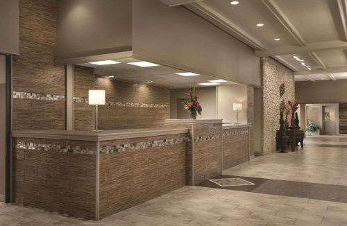Clarksville Hotel | Radisson Hotel Louisville North