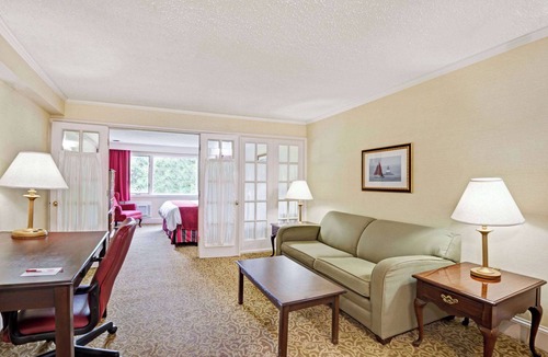 Seekonk Hotel | Ramada by Wyndham Seekonk Providence Area