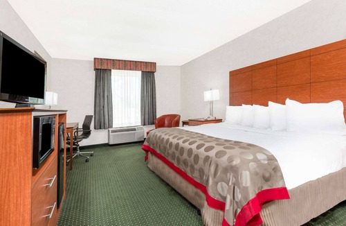 Lexington Hotel | Ramada Hotel & Conference Center by Wyndham Lexington North