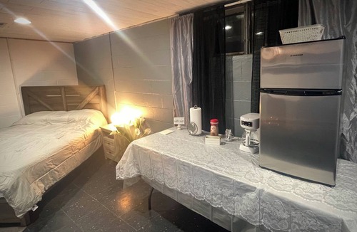 Little Hocking House | Ranch House in peaceful Little Hocking close to the Ohio River. Heat/AC, WiFi