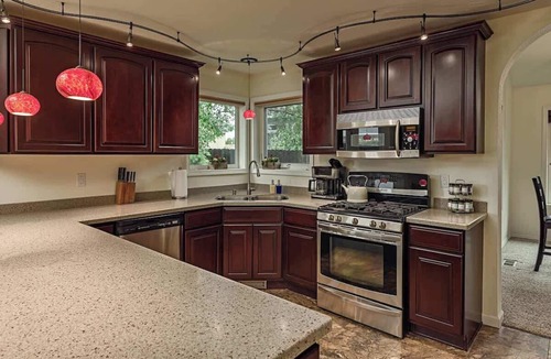 Northeast Anchorage House | Rare Find - Entire Home 4BDR Family Neighborhood
