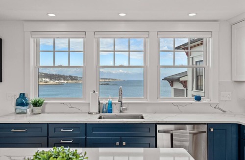 Rockport Apartment | Rare Waterfront Luxury Penthouse Bearskin Neck