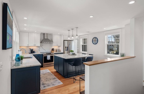 Rockport Apartment | Rare Waterfront Luxury Penthouse Bearskin Neck